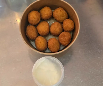 10 Pcs Jalapeño Cheesey Bites 